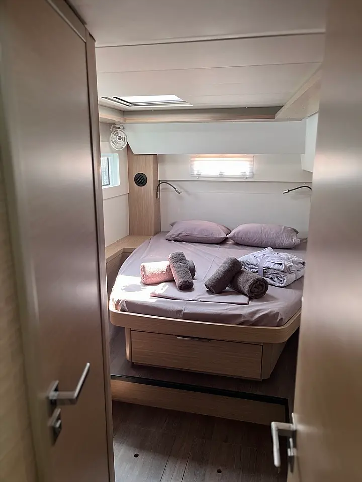 Lagoon 46 (LUXURY Equipped, SKIPPERED only) - 