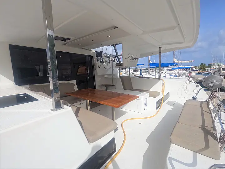 Fountaine Pajot Lucia 40  - 