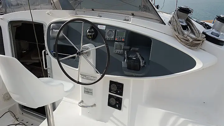 Bahia 46 - Helm