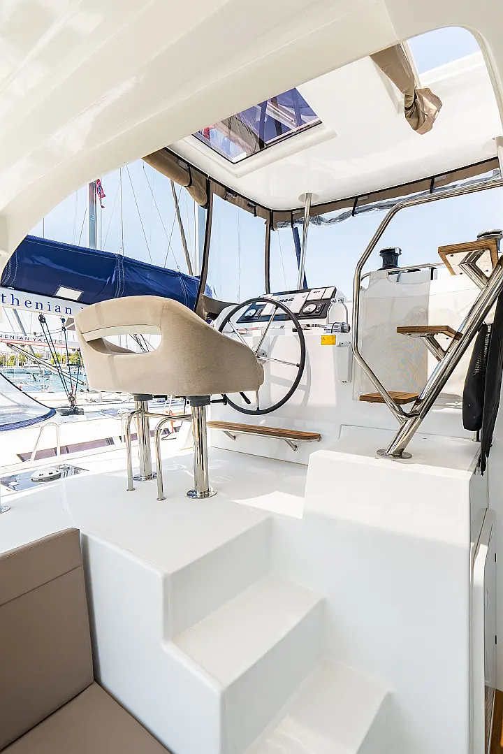 Lagoon 42 (4 Dbl / 2 singles 12) - 