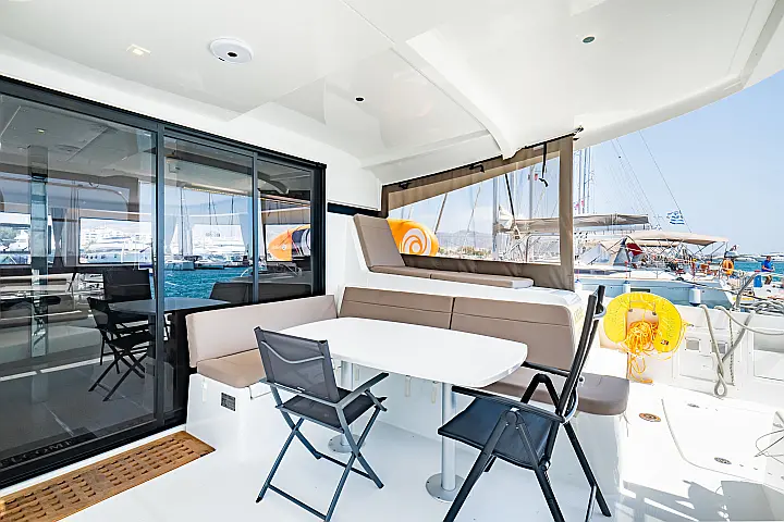 Lagoon 42 (4 Dbl / 2 singles 12) - 