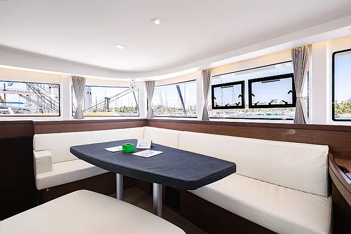 Lagoon 42 (4 Dbl / 2 singles 12) - 