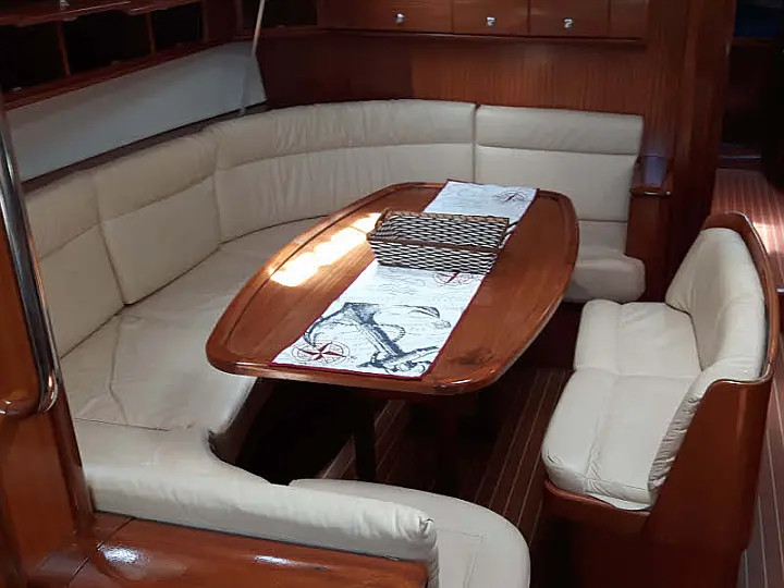 Bavaria 49 - 