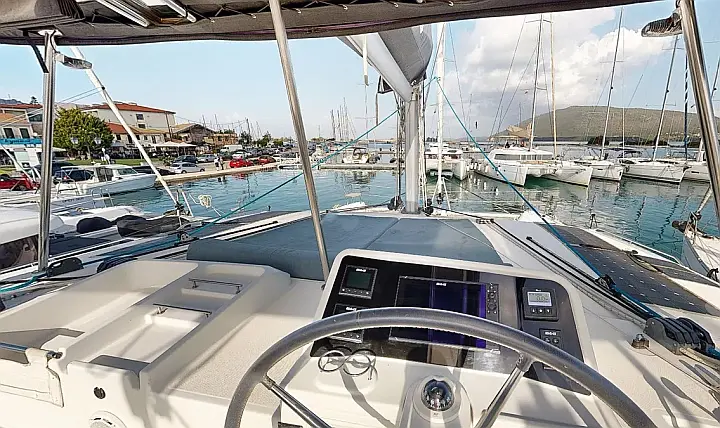 Lagoon 450 Fly - 