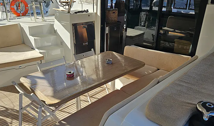 Lagoon 42 - 