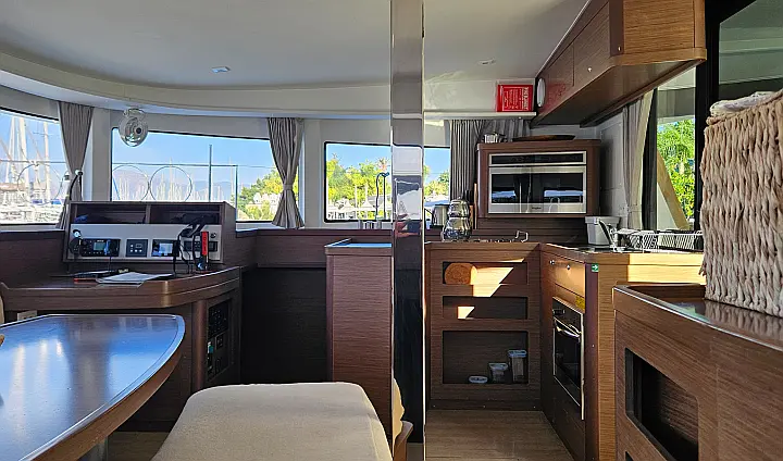 Lagoon 42 - 