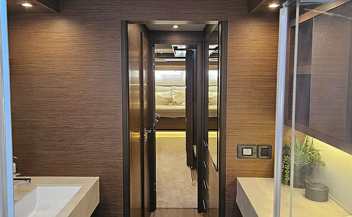 Lagoon 50 Owner's Version - 