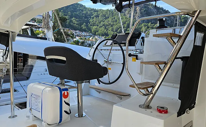 Lagoon 42 - 