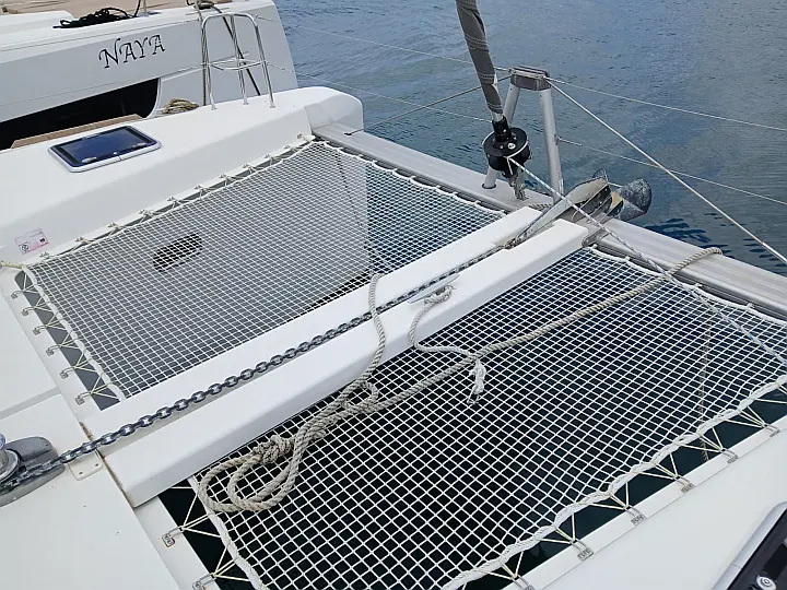 Lagoon 40 - Front Net 1