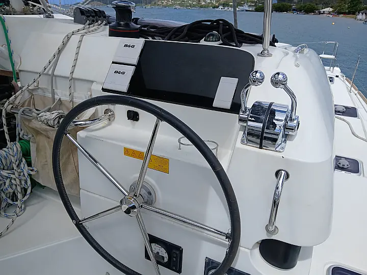 Lagoon 40 - Helmstation 2