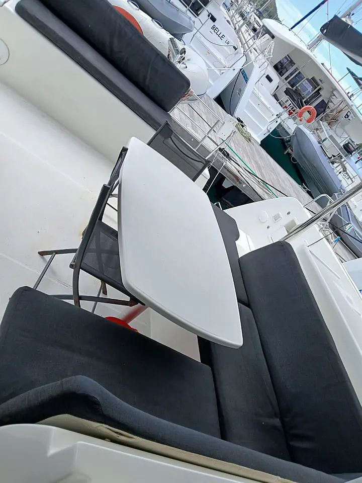 Lagoon 40 - Lounge 2