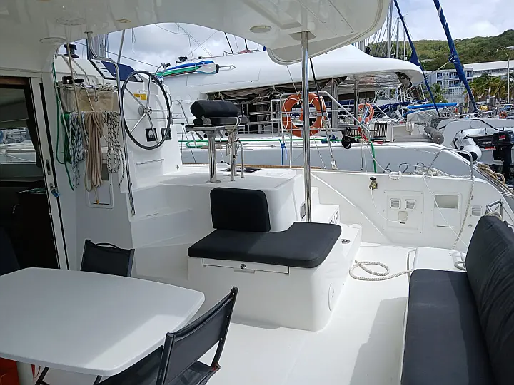 Lagoon 40 - Lounge 3