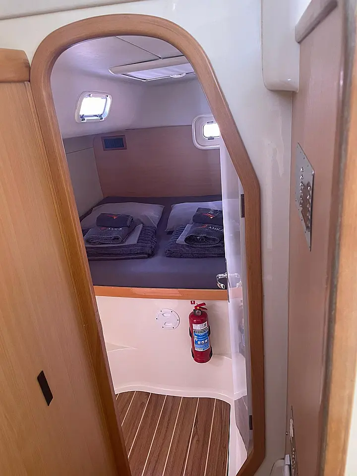 Leopard 4300 - sterncabin