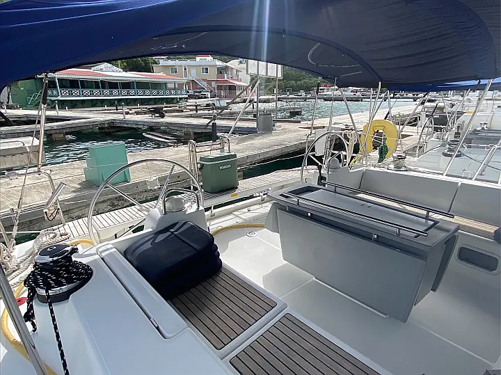 Beneteau Oceanis 48 (Owner's version) - 