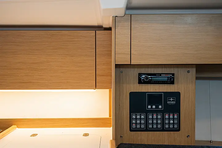 Bavaria C38 - 