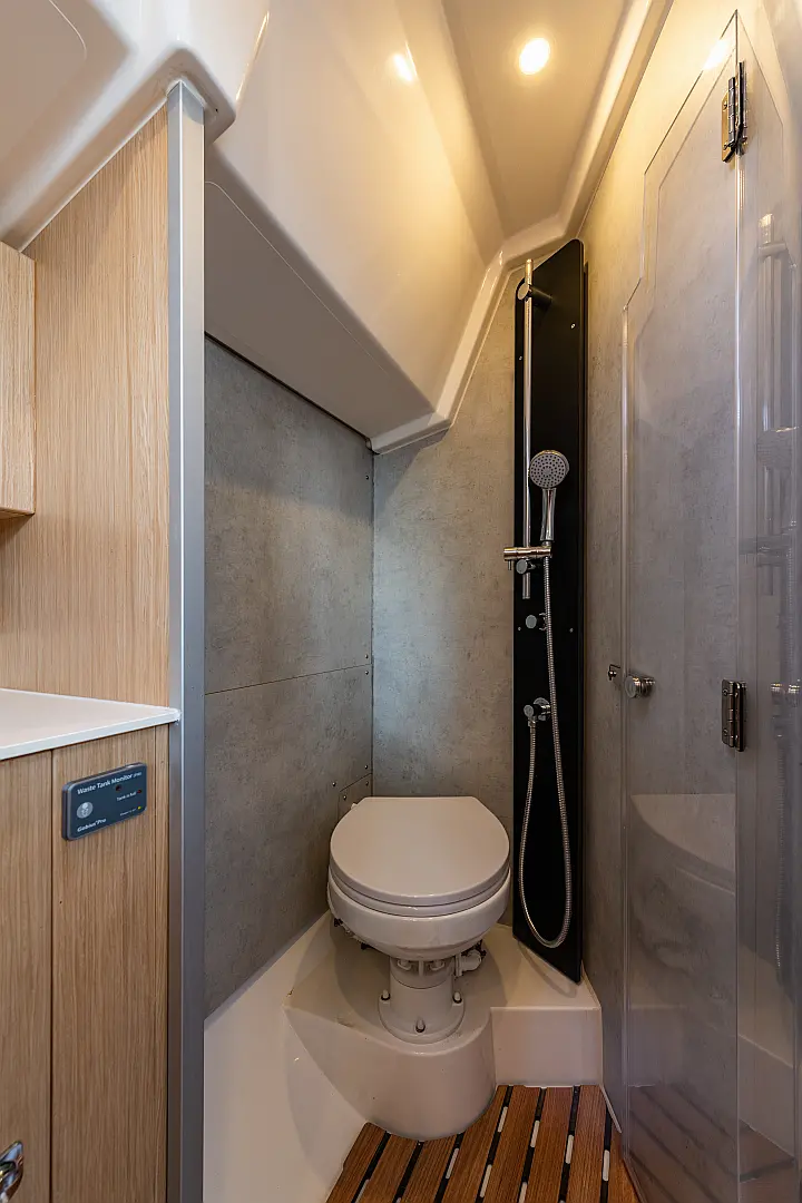 Bavaria C38 - 