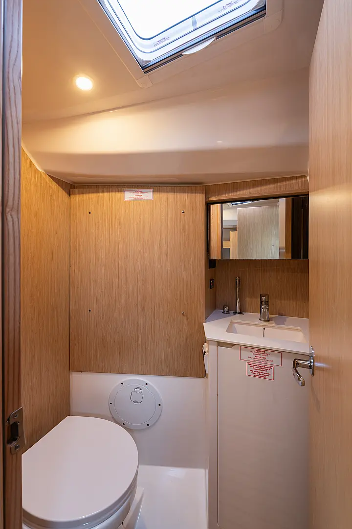 Bavaria C38 - 