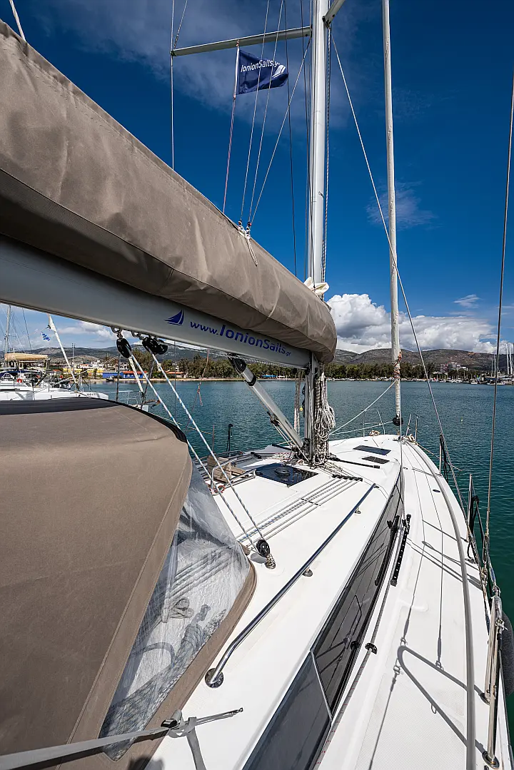 Bavaria C38 - 