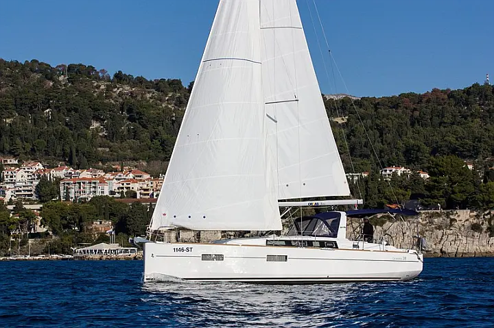 Beneteau Oceanis 38 - 