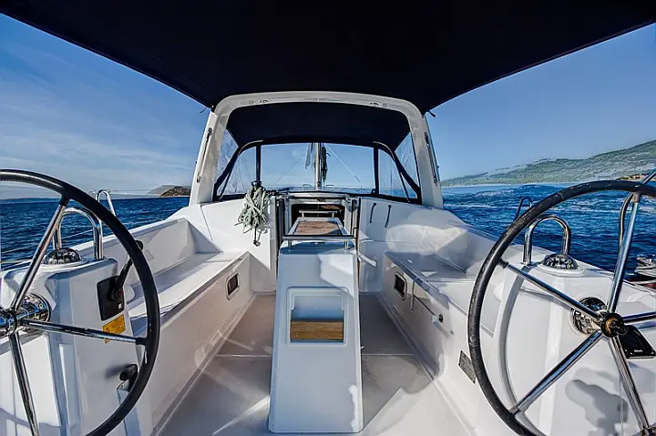 Beneteau Oceanis 38 - 