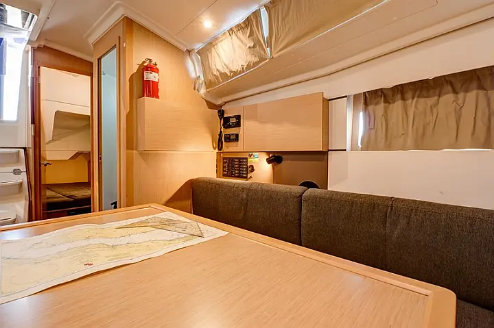 Beneteau Oceanis 38 - 