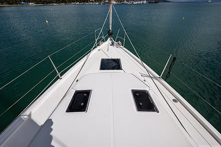 Bavaria C38 - 