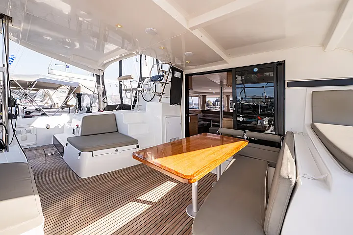 Lagoon 42 - 