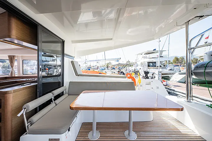 Lagoon 42 - 