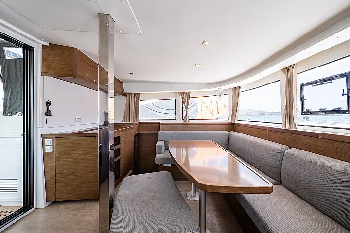 Lagoon 42 - 