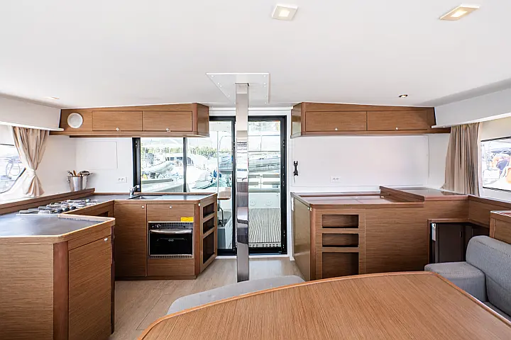 Lagoon 42 - 