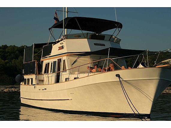 Hampton 42