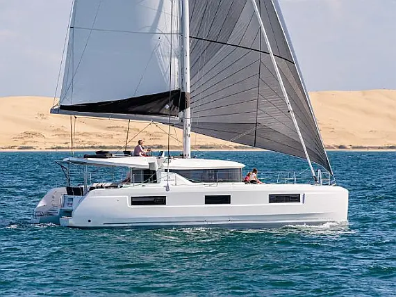 Lagoon 46 ---