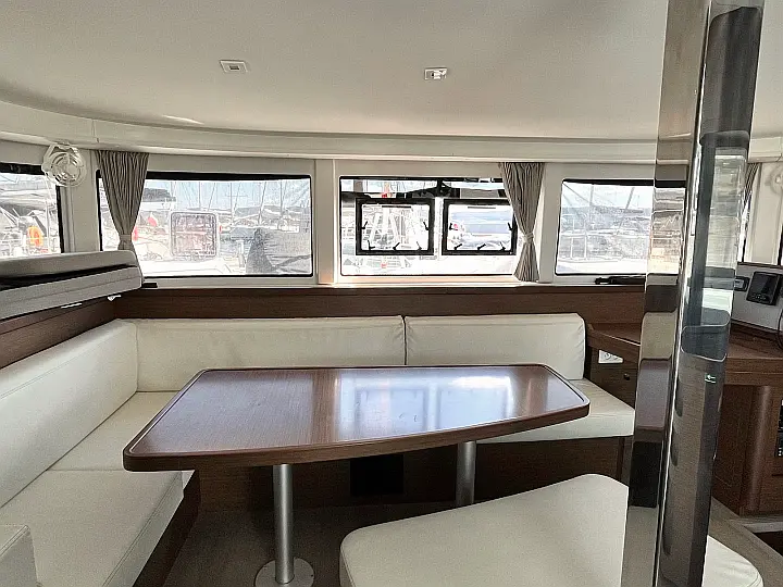 Lagoon 42 - 
