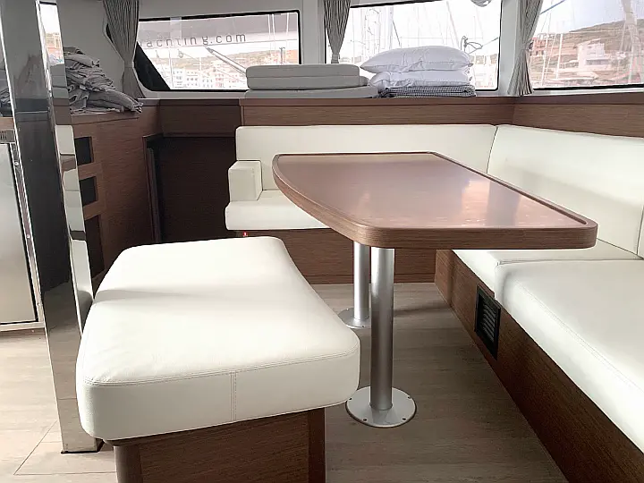 Lagoon 42 - 