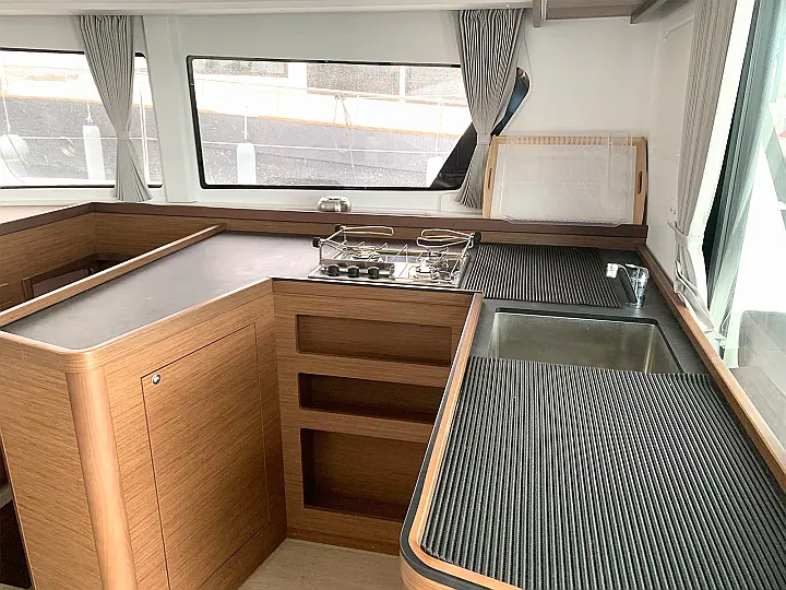 Lagoon 42 - 