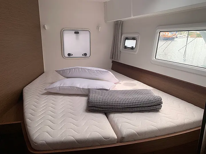 Lagoon 42 - 