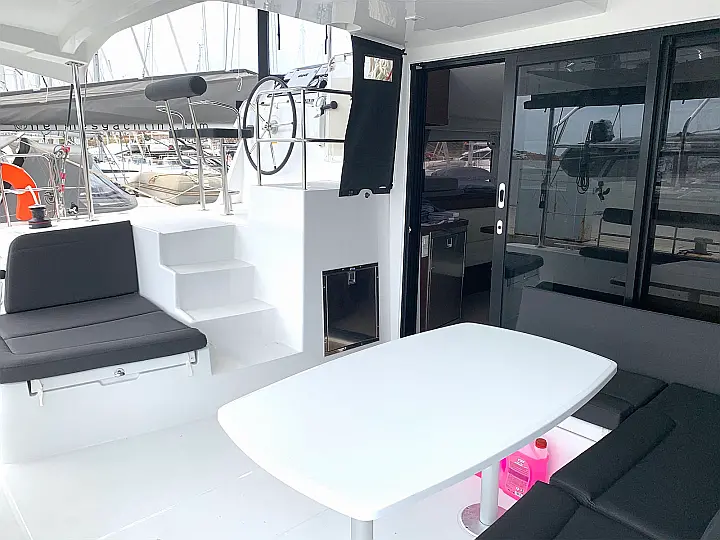 Lagoon 42 - 