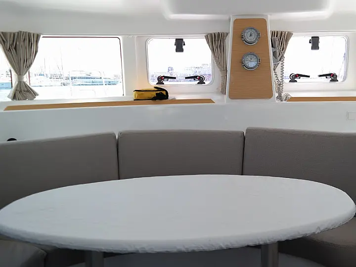 Lagoon 380 - 