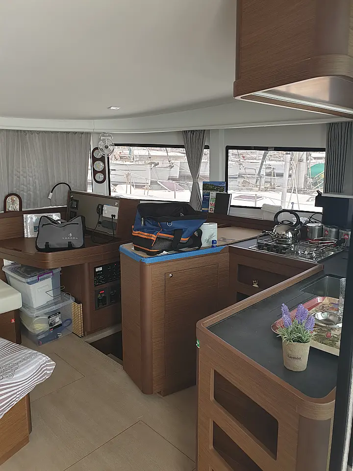 Lagoon 42 - 