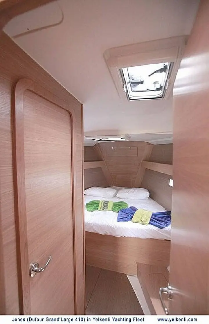 Dufour 410 GL - Front Cabin