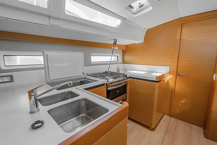Sun Odyssey 490 4 cabins - 