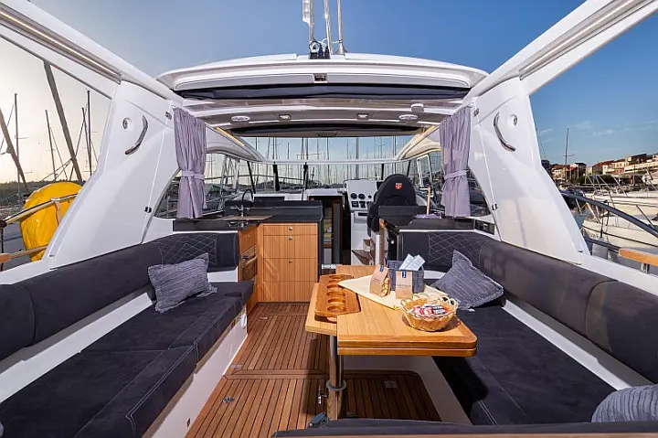 Marex 360 Cabriolet Cruiser - 