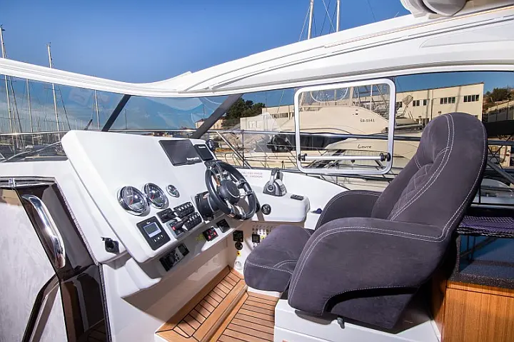 Marex 360 Cabriolet Cruiser - 