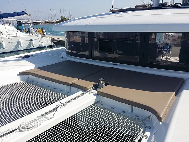 Lagoon 42 (4 Dbl / 2 singles 12) - 