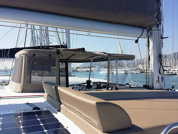 Lagoon 42 (4 Dbl / 2 singles 12) - 