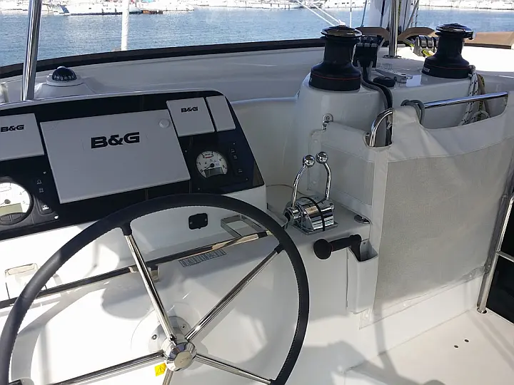 Lagoon 42 (4 Dbl / 2 singles 12) - 