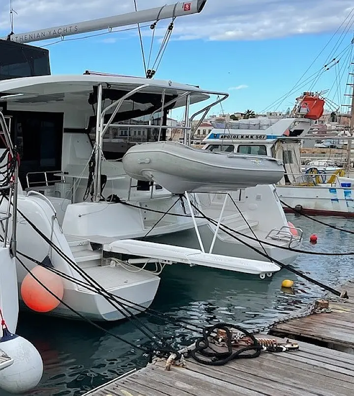 Lagoon 42 (4 Dbl / 2 singles 12) - 