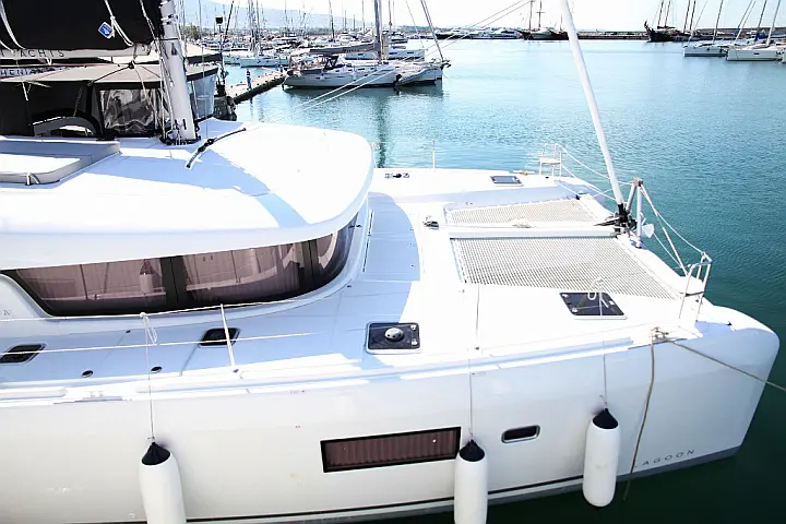 Lagoon 42 (4 Dbl / 2 singles 12) - 