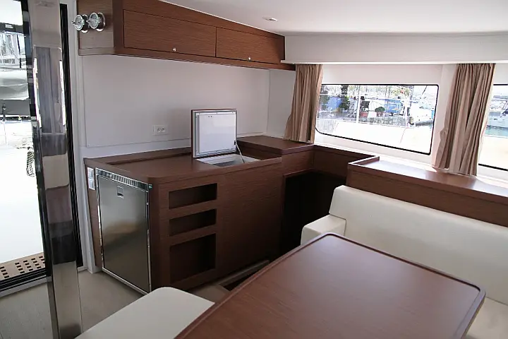 Lagoon 42 (4 Dbl / 2 singles 12) - 