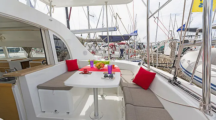 Lagoon 380  - 